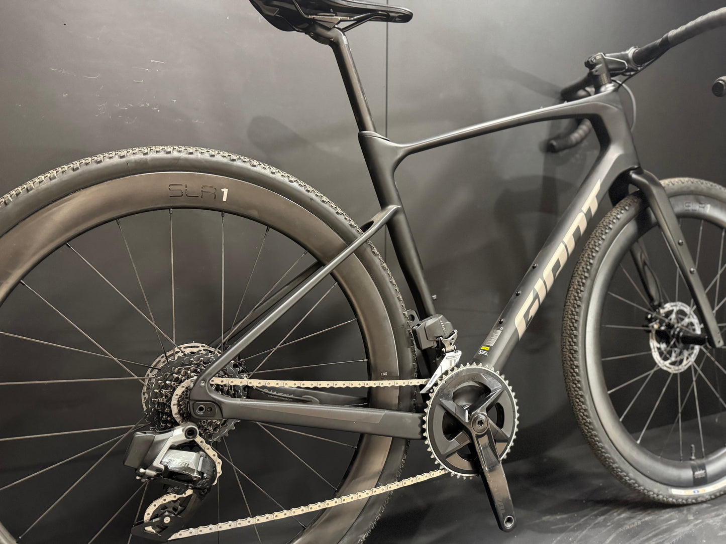Giant Revolt Advanced Pro 1 AXS Carbon Disc Road Bike 2024 - M/L