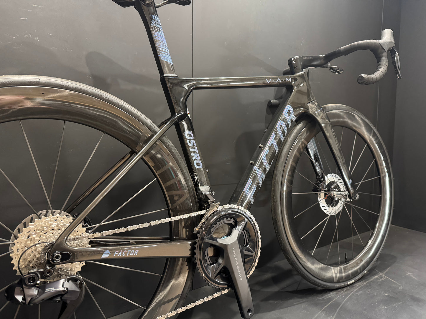Factor Ostro VAM Shimano Ultegra Di2 Carbon Disc road bike 2021 - 52cm