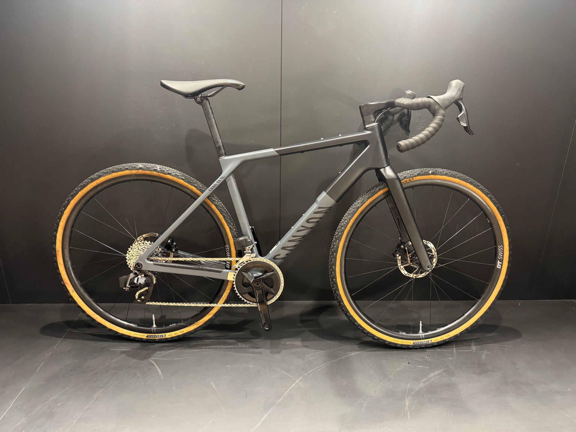 Canyon Grail CF SLX 8 SRAM AXS Carbon Disc Gravel Bike - Small - 2024