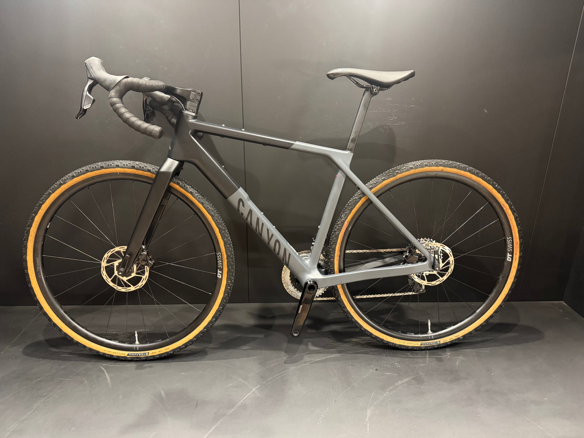Canyon Grail CF SLX 8 SRAM AXS Carbon Disc Gravel Bike - Small - 2024