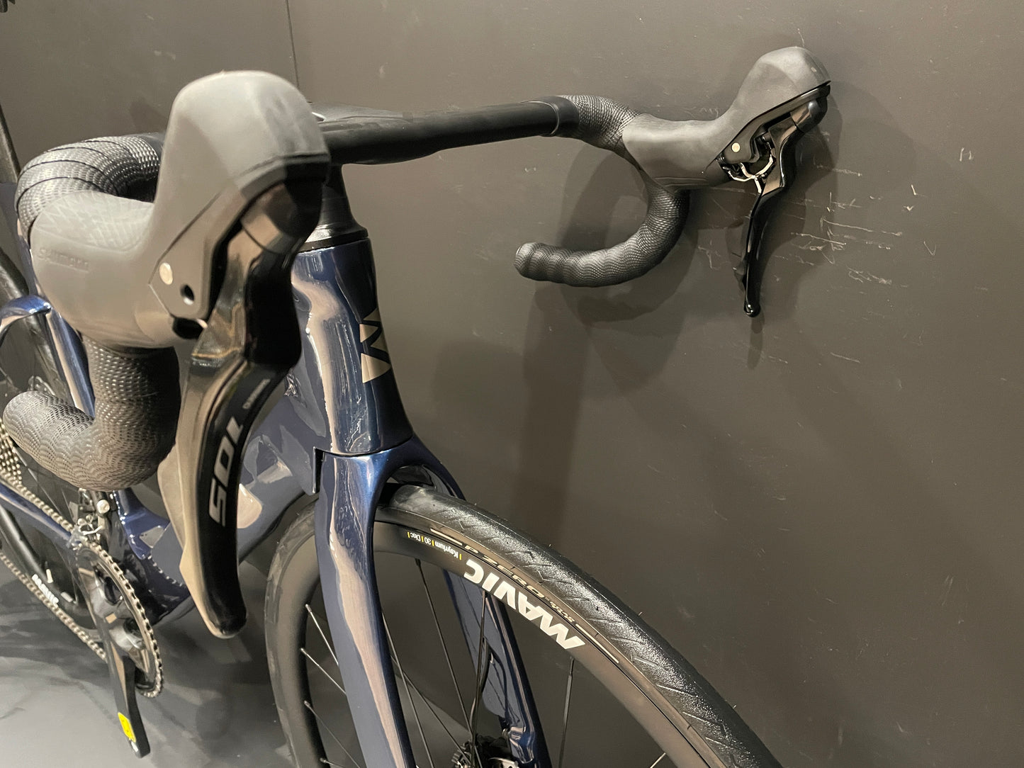 Ribble Ultra SL Sport 105 Carbon Disc Road Bike 2024 - Medium