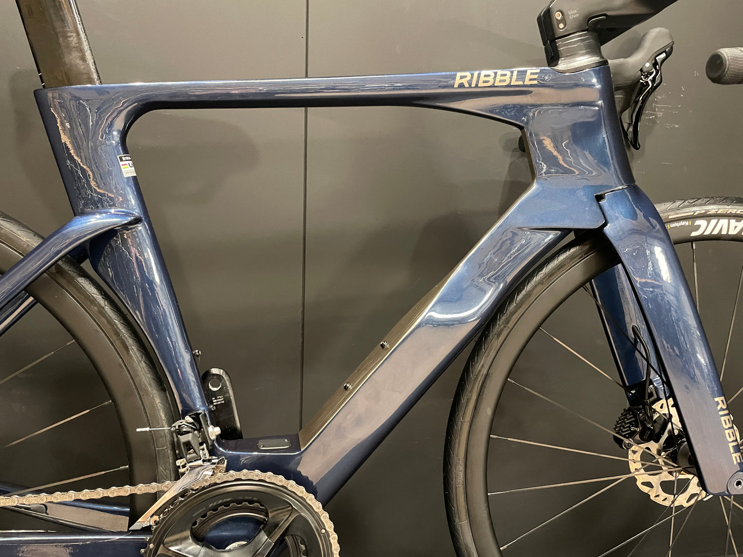 Ribble Ultra SL Sport 105 Carbon Disc Road Bike 2024 - Medium