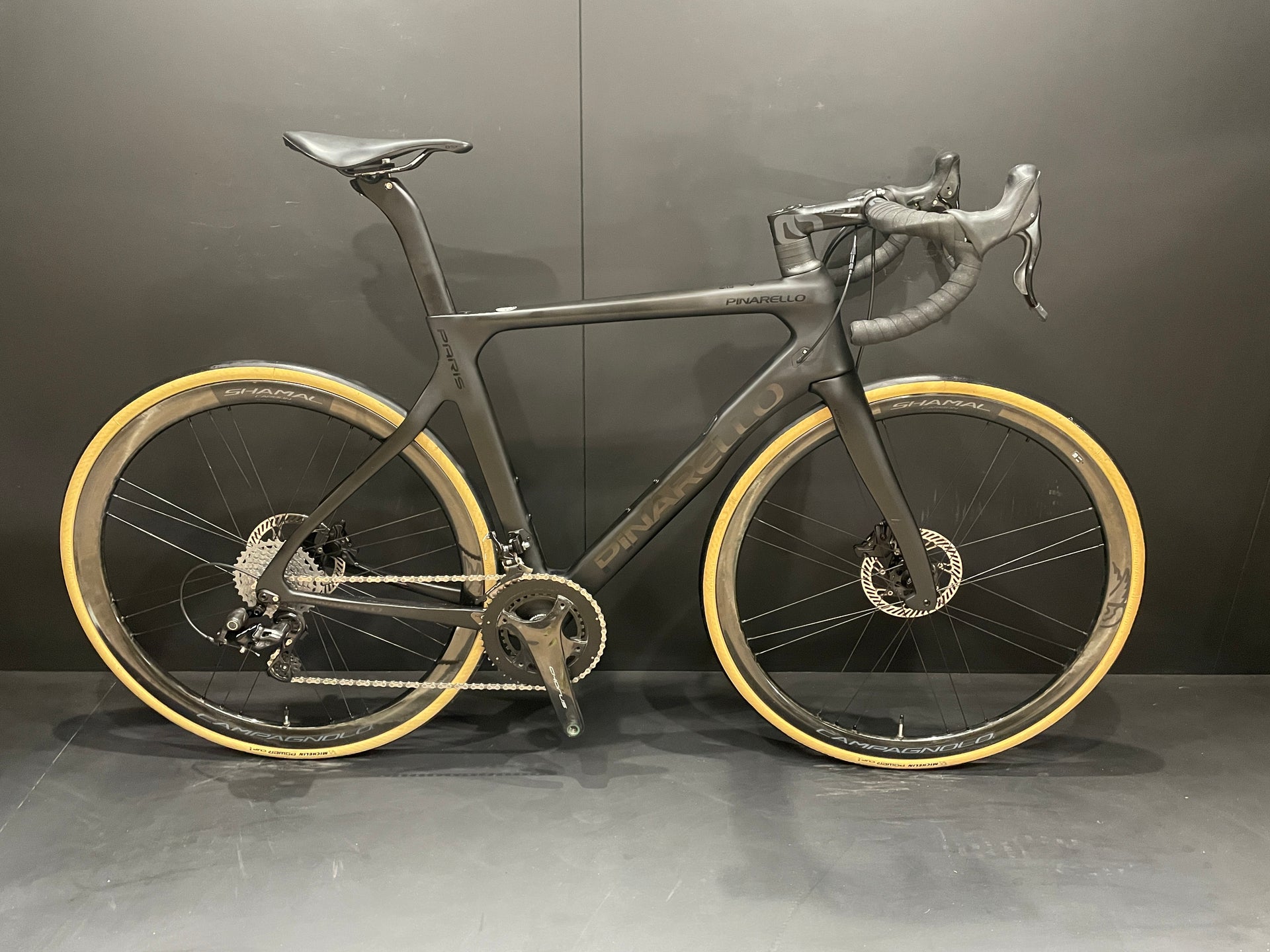 Pinarello Paris Chorus/Shamals Carbon Disc Road Bike 2023 - 53cm