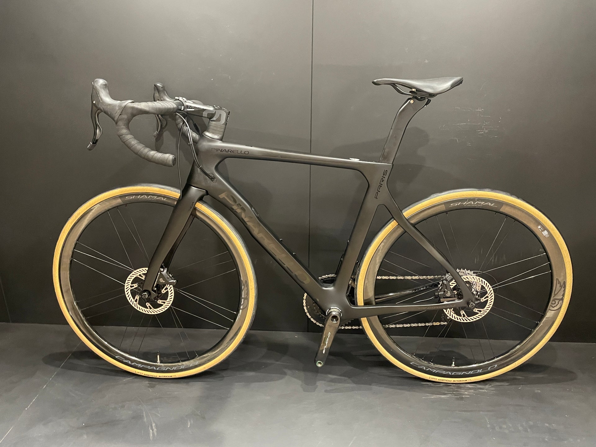 Pinarello Paris Chorus/Shamals Carbon Disc Road Bike 2023 - 53cm