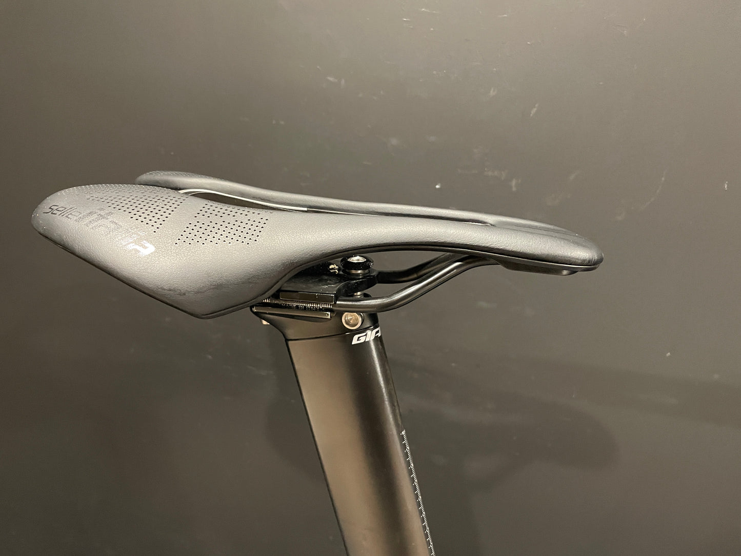 Giant Propel Advanced 1 AXS Disc Carbon Aero Road Bike 2022 - M/L
