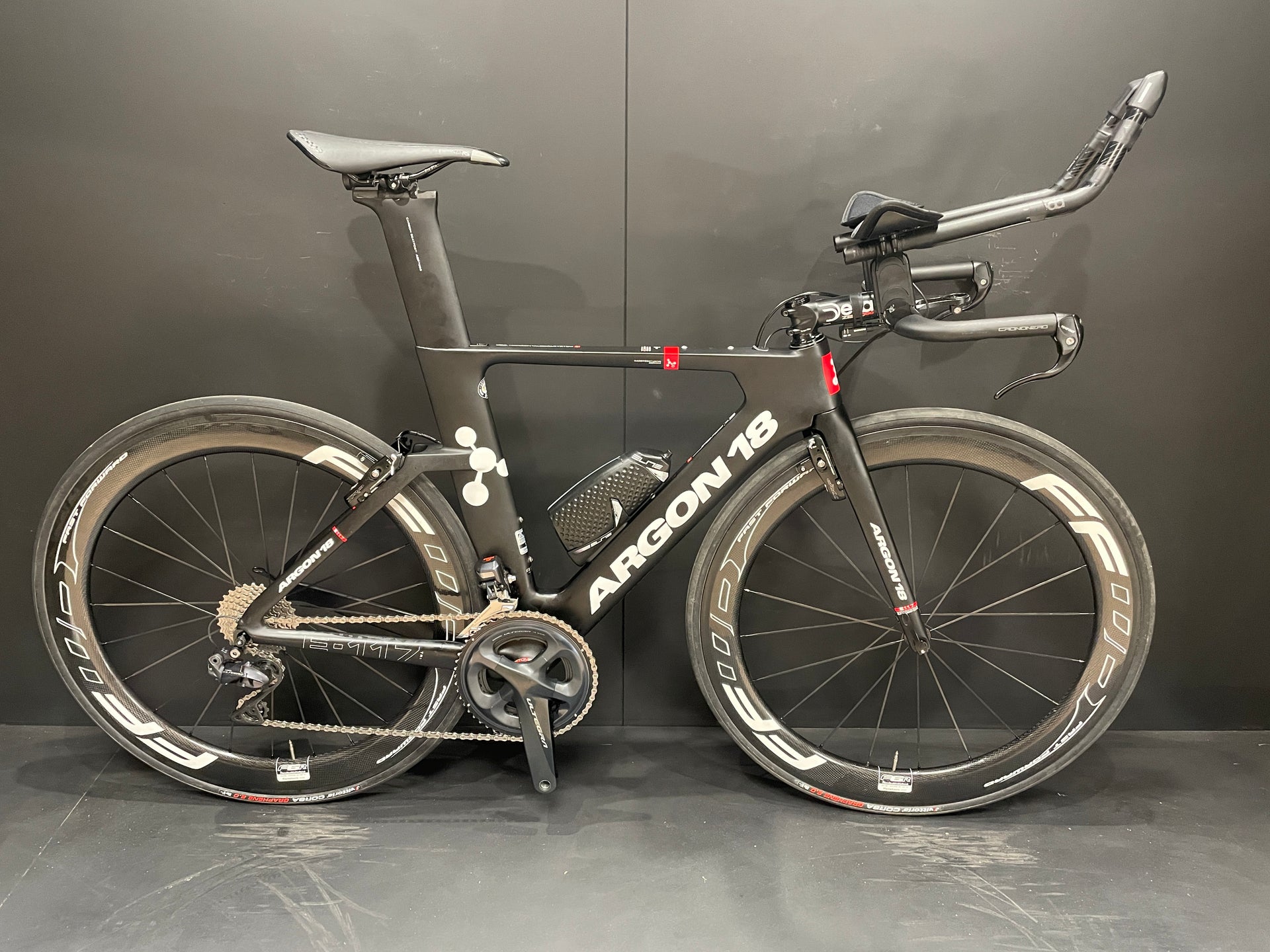 Argon 18 E-117 Carbon Di2 TT/Triathon Bike 2019 - Small