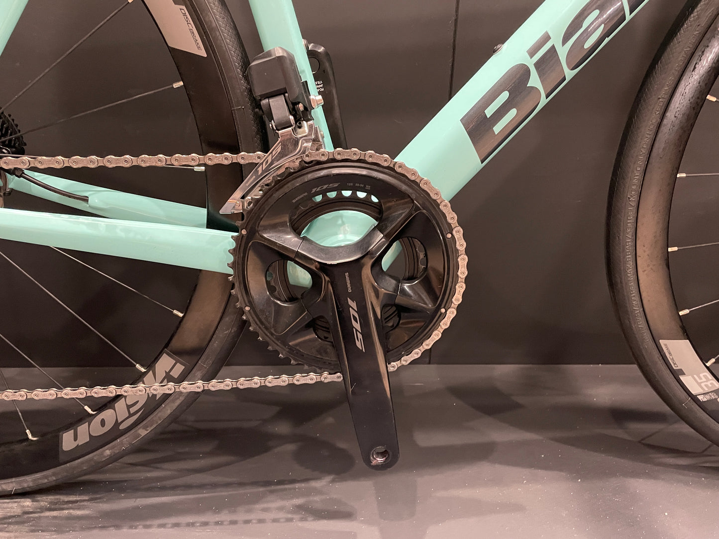 Bianchi Sprint 105 Di2 Carbon Disc Road Bike 2024 - 57cm
