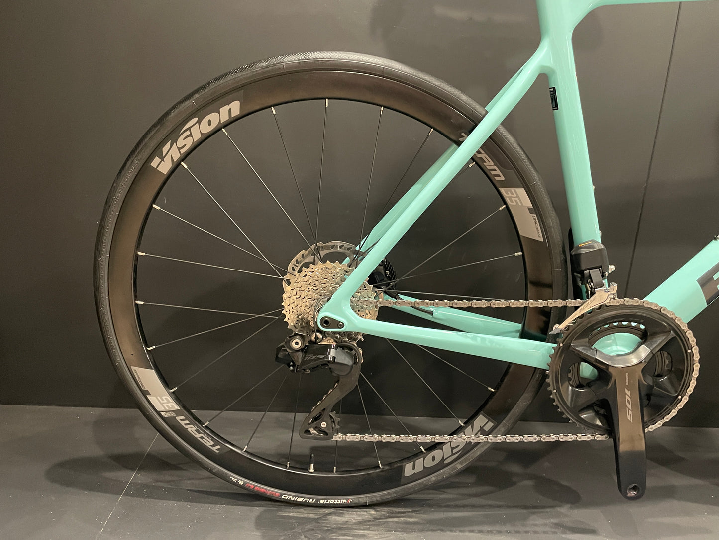 Bianchi Sprint 105 Di2 Carbon Disc Road Bike 2024 - 57cm
