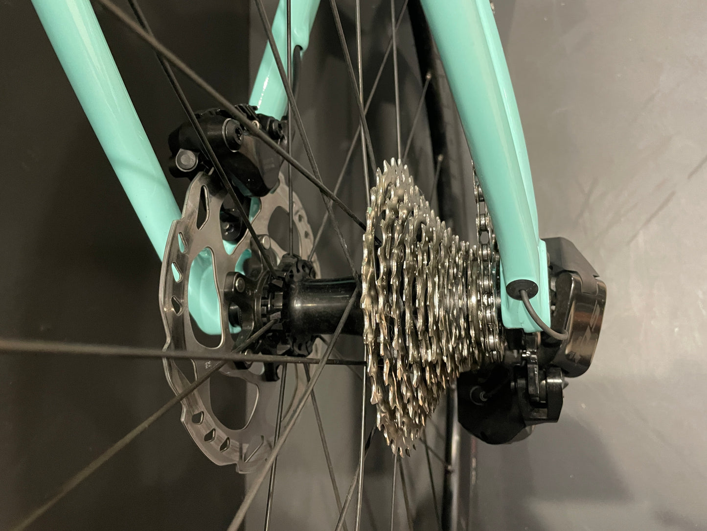 Bianchi Sprint 105 Di2 Carbon Disc Road Bike 2024 - 57cm