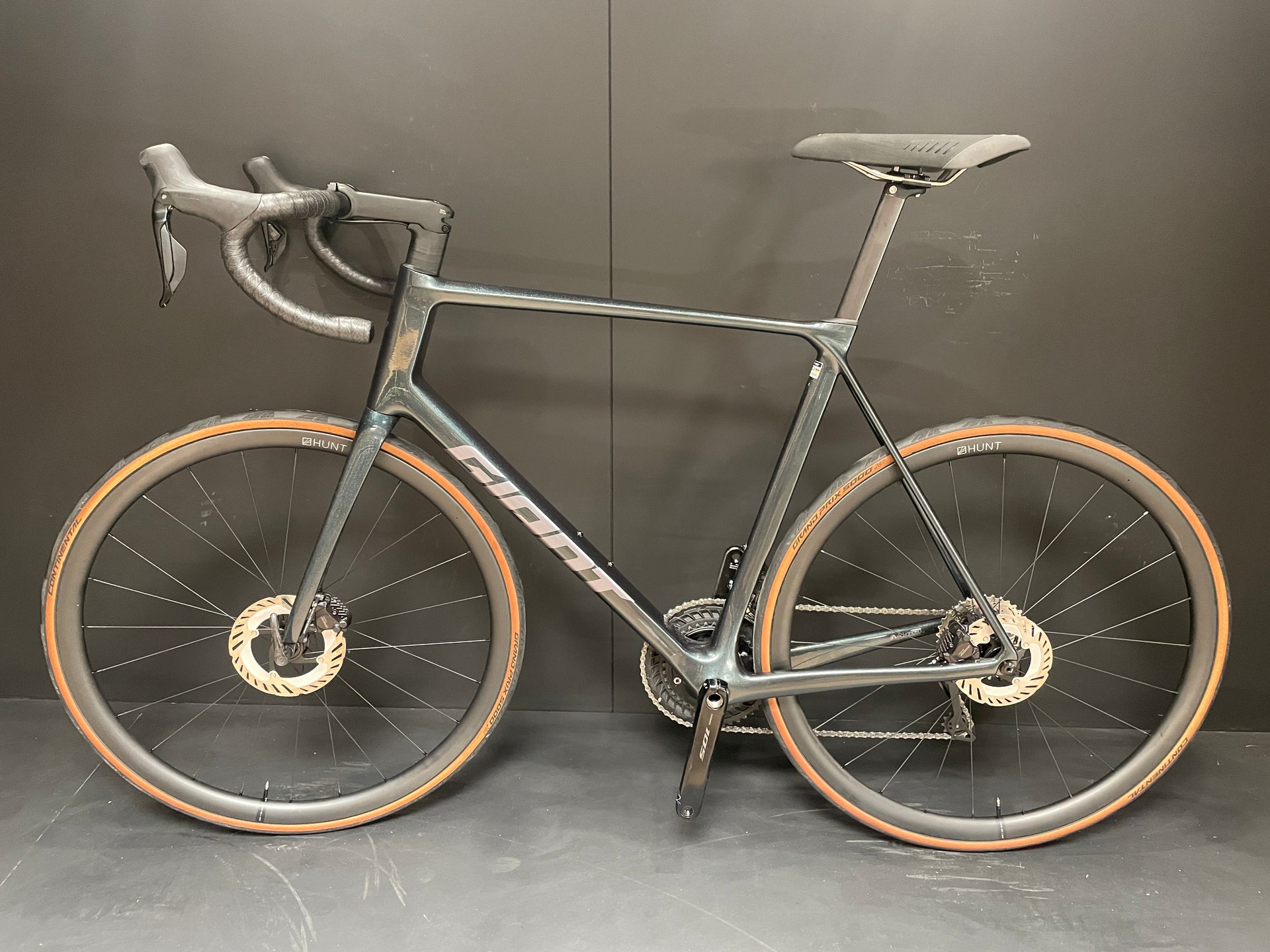 Giant TCR Advanced 1 105 Di2 Carbon Disc Road Bike 2024 - XL - Upgraded