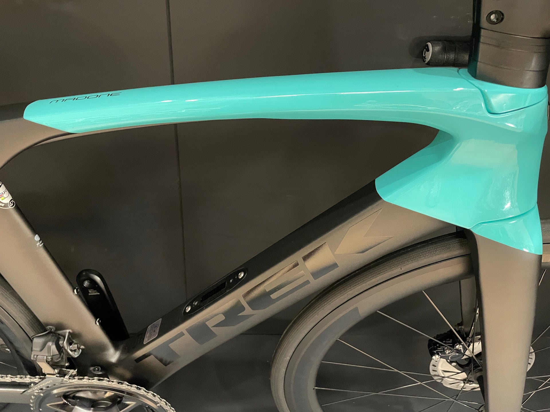 Trek Madone SLR 6 Women's Ultegra Di2 Carbon Disc Road Bike 2019 - 54 cm - Upgraded