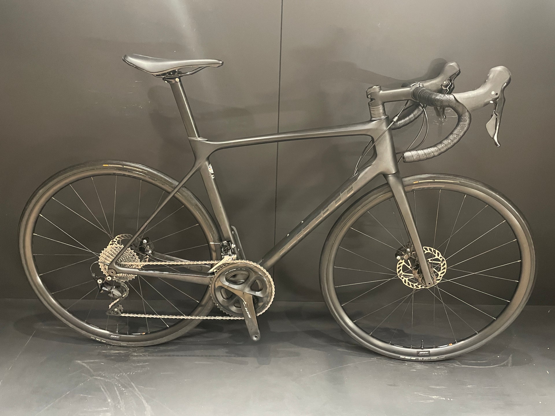 Giant TCR Advanced 2 105 Carbon Disc Road Bike 2021 - M/L