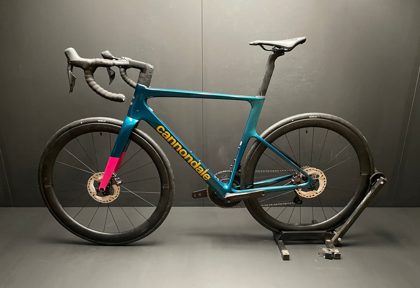 Cannondale Supersix EVO 2 Di2 Carbon Disc Road Bike 2025 - 54cm
