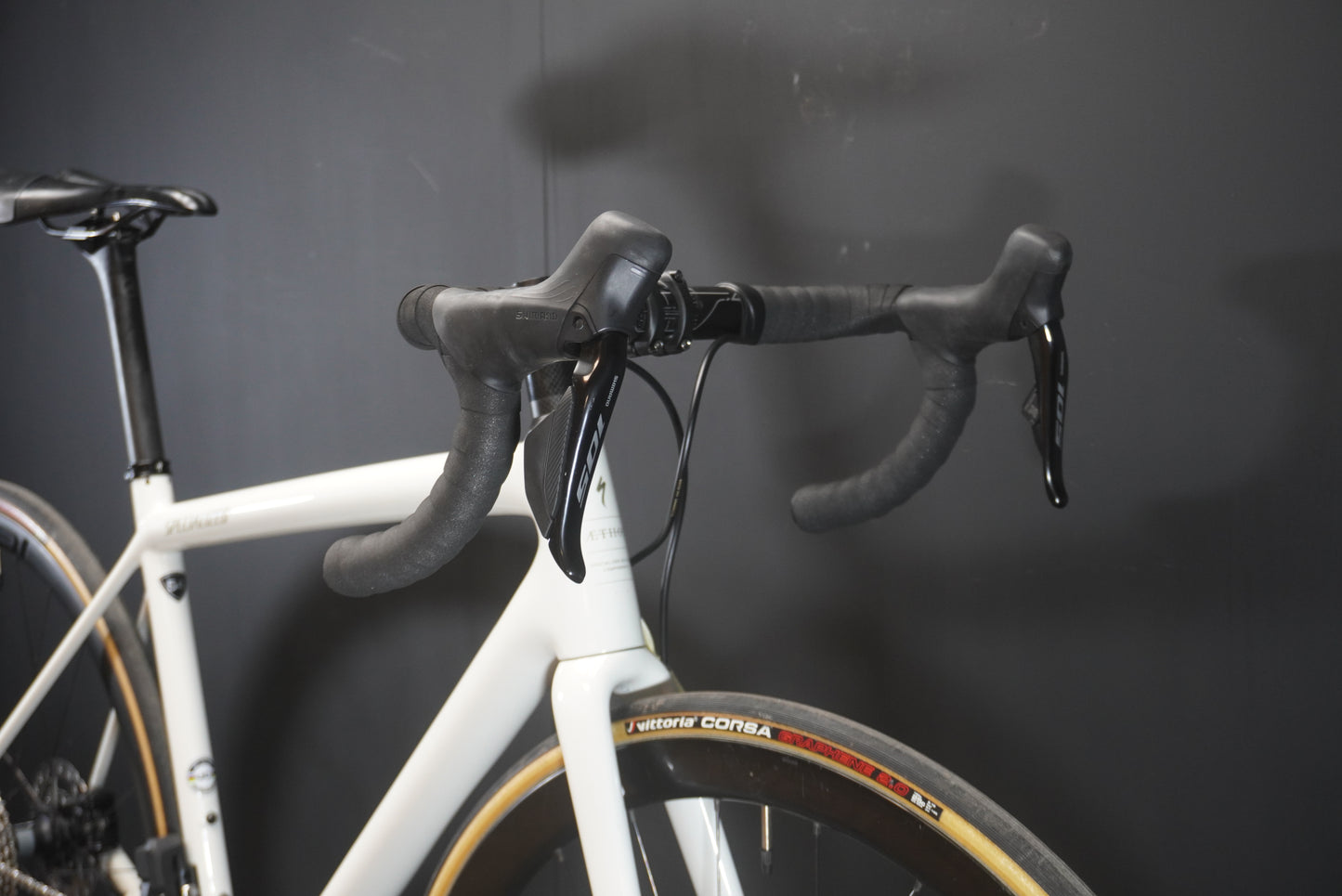 Specialized Aethos Comp 105 Di2 Carbon Disc Road Bike 2024 - 54cm - Upgraded Roval Wheels