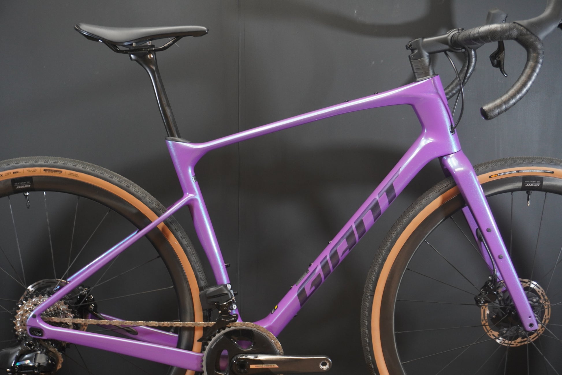 giant gravel bike uk Giant Revolt Advanced Pro 0 Carbon Disc Gravel Bike 2024