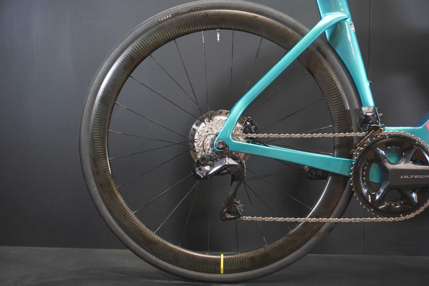 Ribble Collective Ultra SLR Di2 Carbon Disc Road Bike 2023 - Large