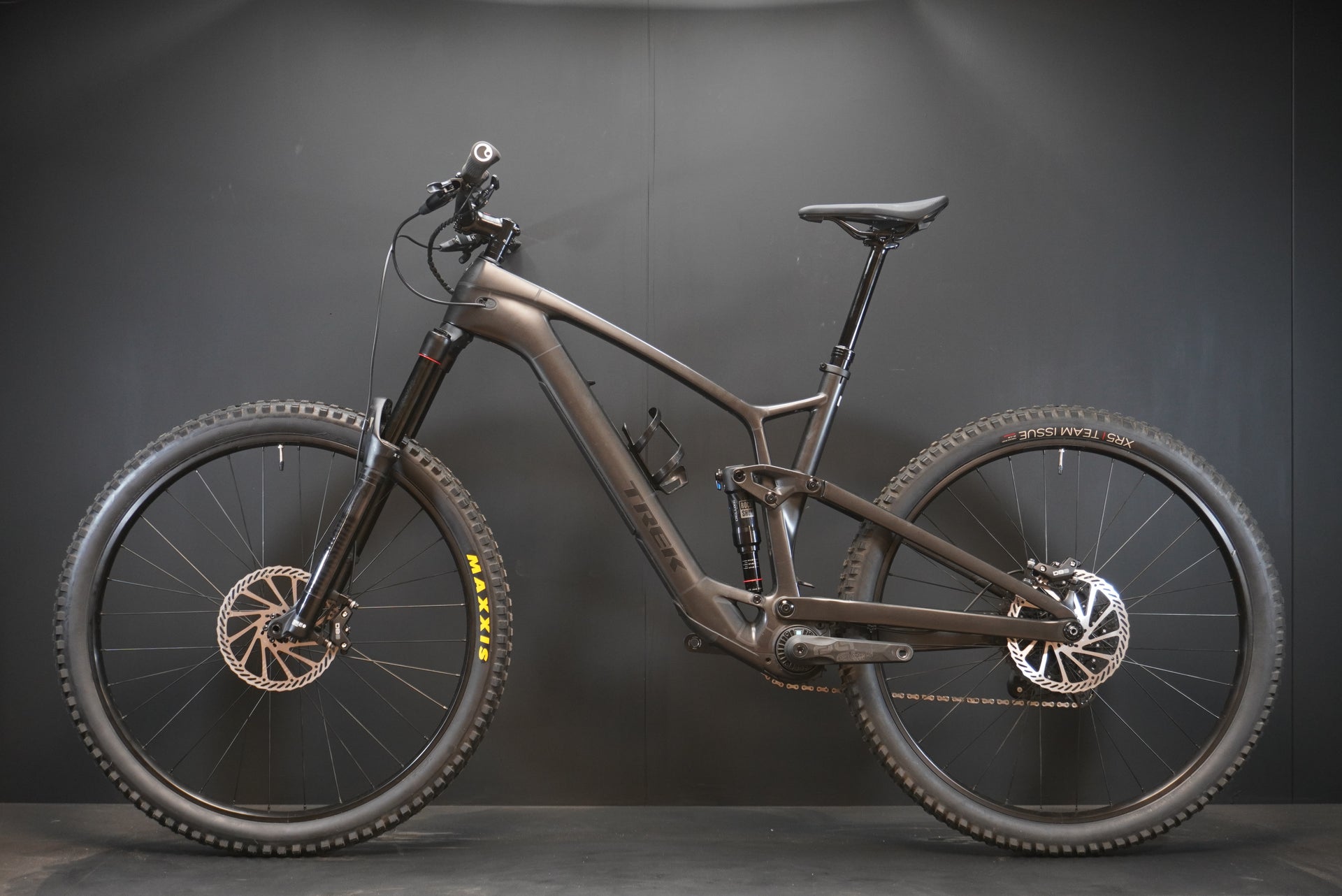 Trek Fuel EXe 9.5 FS Carbon Trail e-MTB 2022- XL - 37 Miles - Upgraded