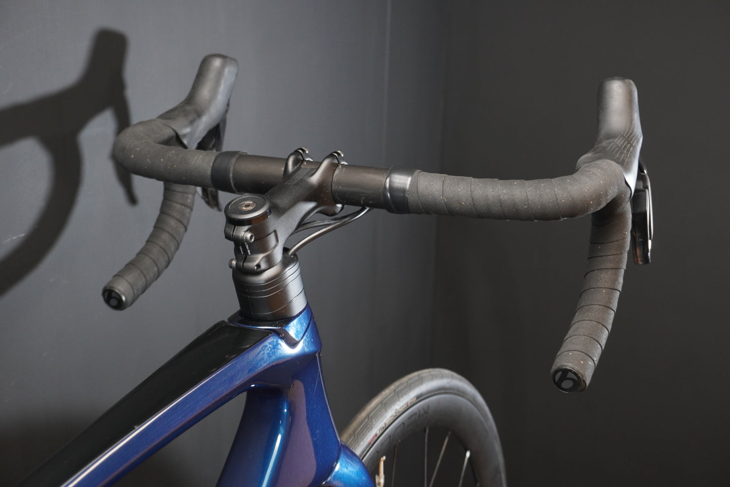 Trek Emonda SL7 Ultegra Di2 & P/M Carbon Disc Road Bike 2023 - 56cm