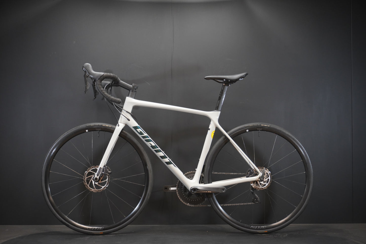 Giant TCR Advanced 1 Ultegra Carbon Disc Road Bike 2021 - M/L