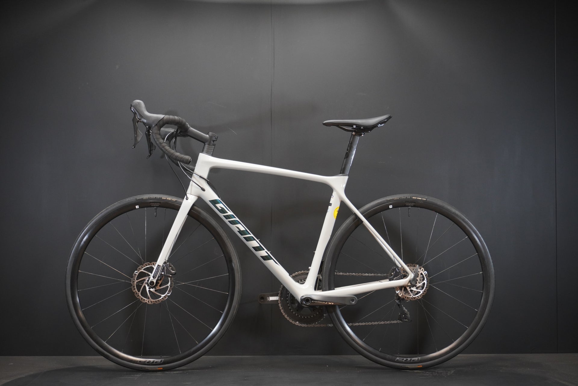Giant TCR Advanced 1 Ultegra Carbon Disc Road Bike 2021 - M/L
