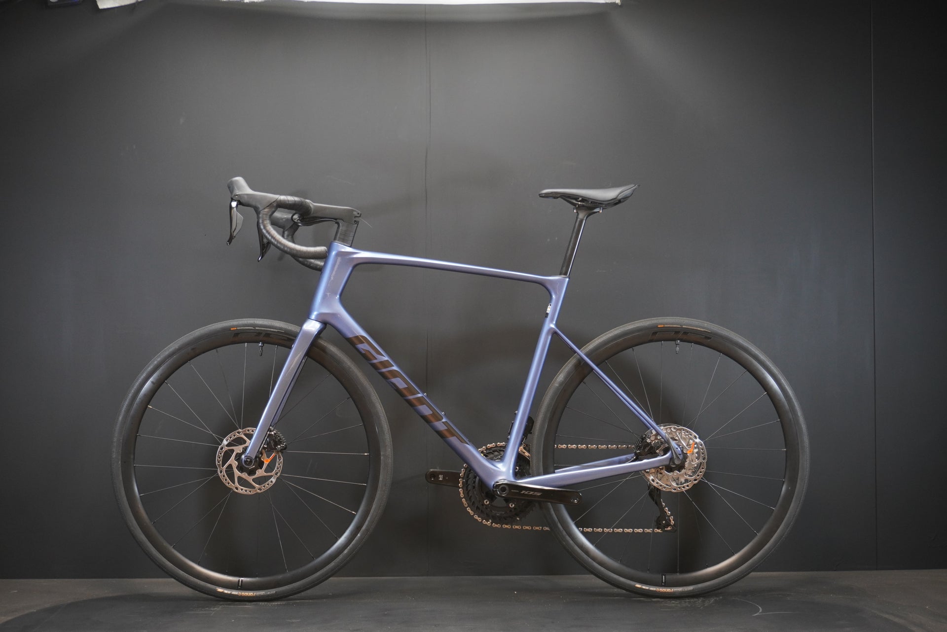 Giant Defy Advanced 1 105 Di2 Carbon Disc Road Bike 2026 - Large