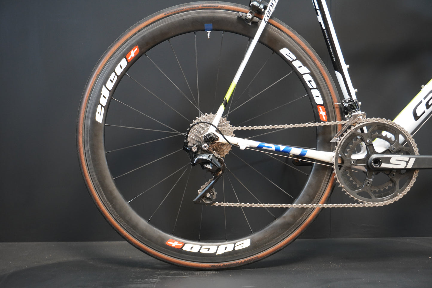 Cannondale Supersix Evo 105 carbon road bike - 60cm