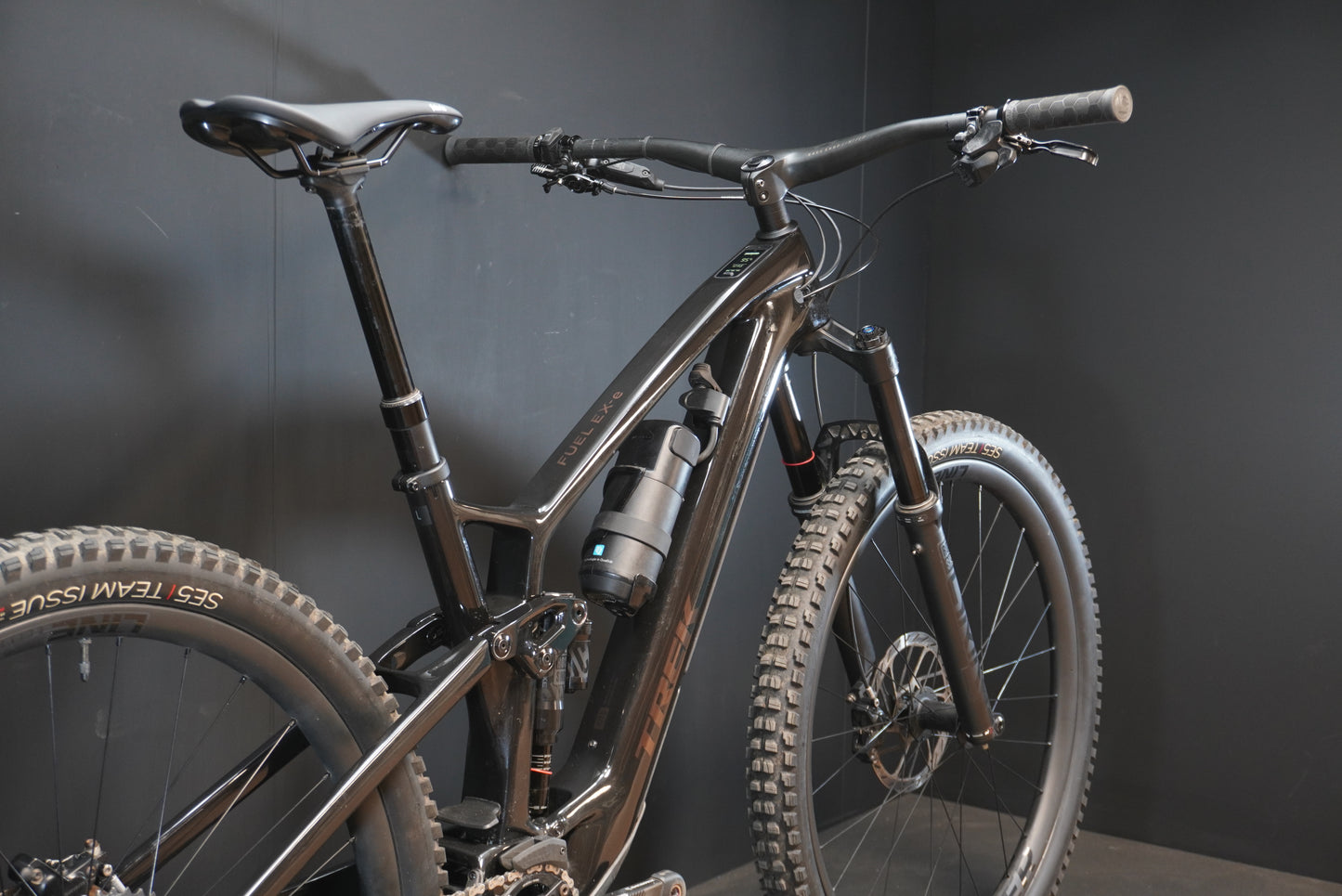 Trek Fuel EXE 9.8 GX AXS & Range Ext. FS E-MTB 2023 - Large - 14 Miles