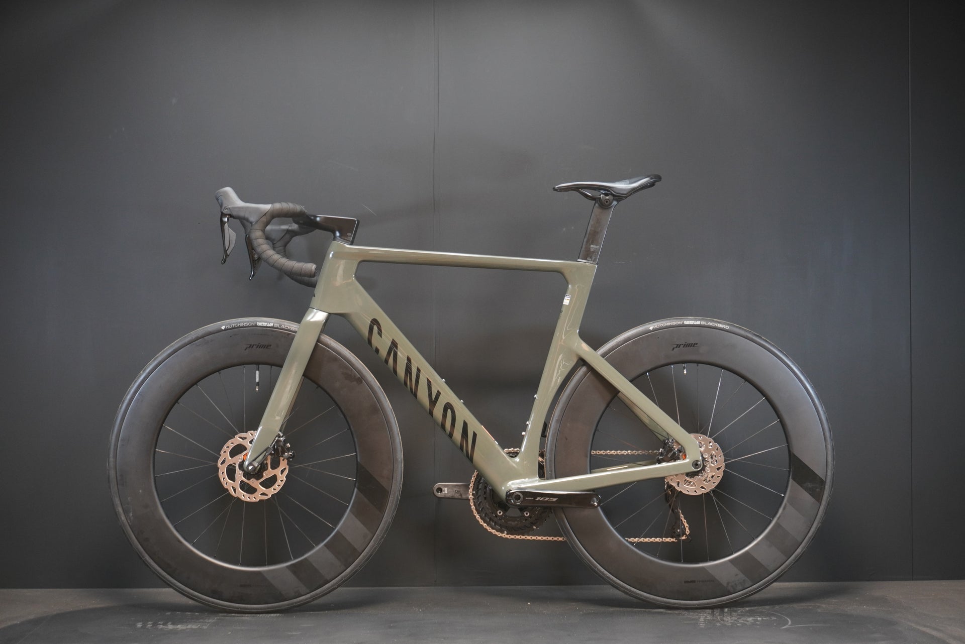 Canyon Aeroad CF SLX 7 105 Di2 Carbon Disc Road Bike 2025 - Large