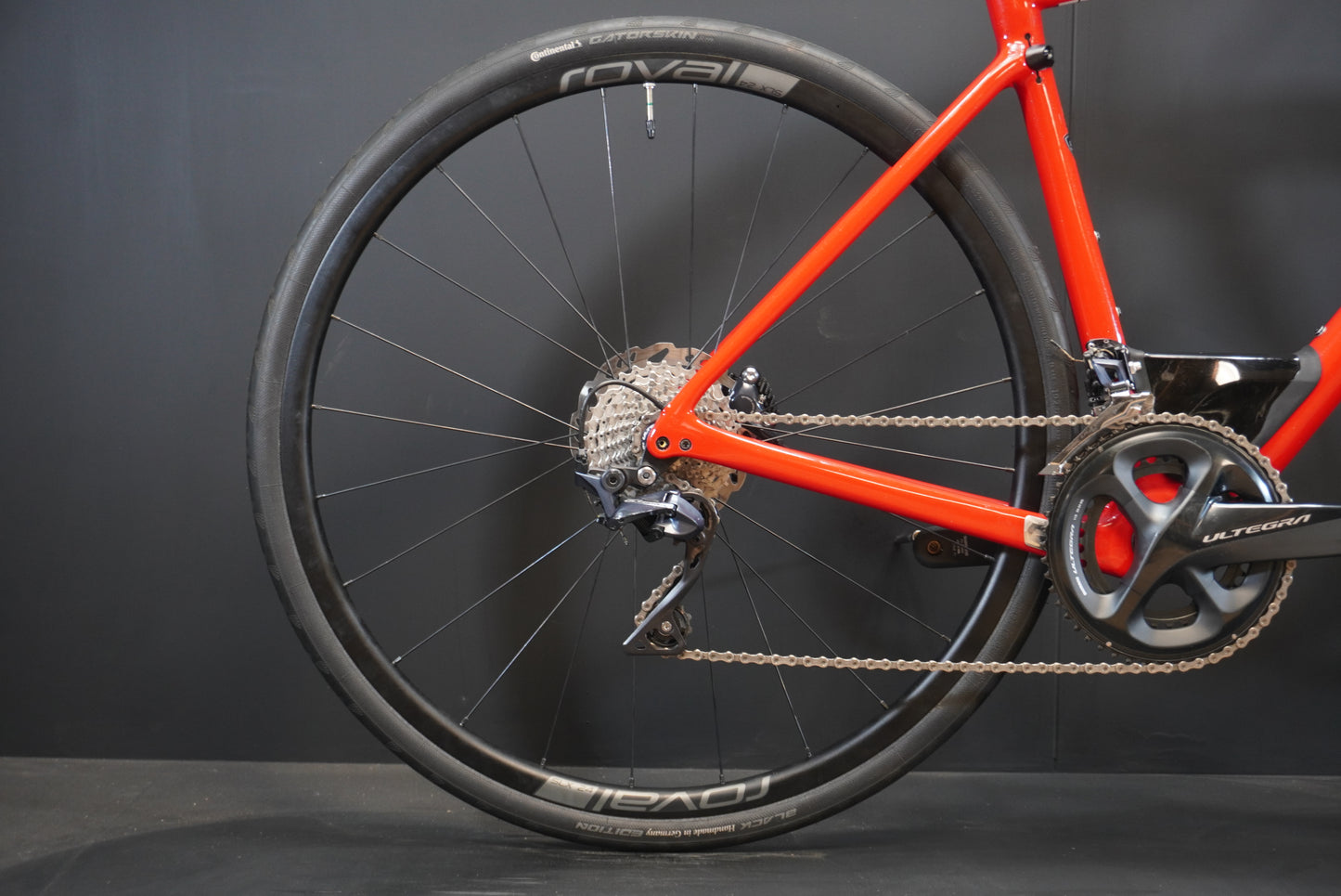 Specialized Roubaix Expert Ultegra Carbon Disc Road Bike 2018 - 54cm