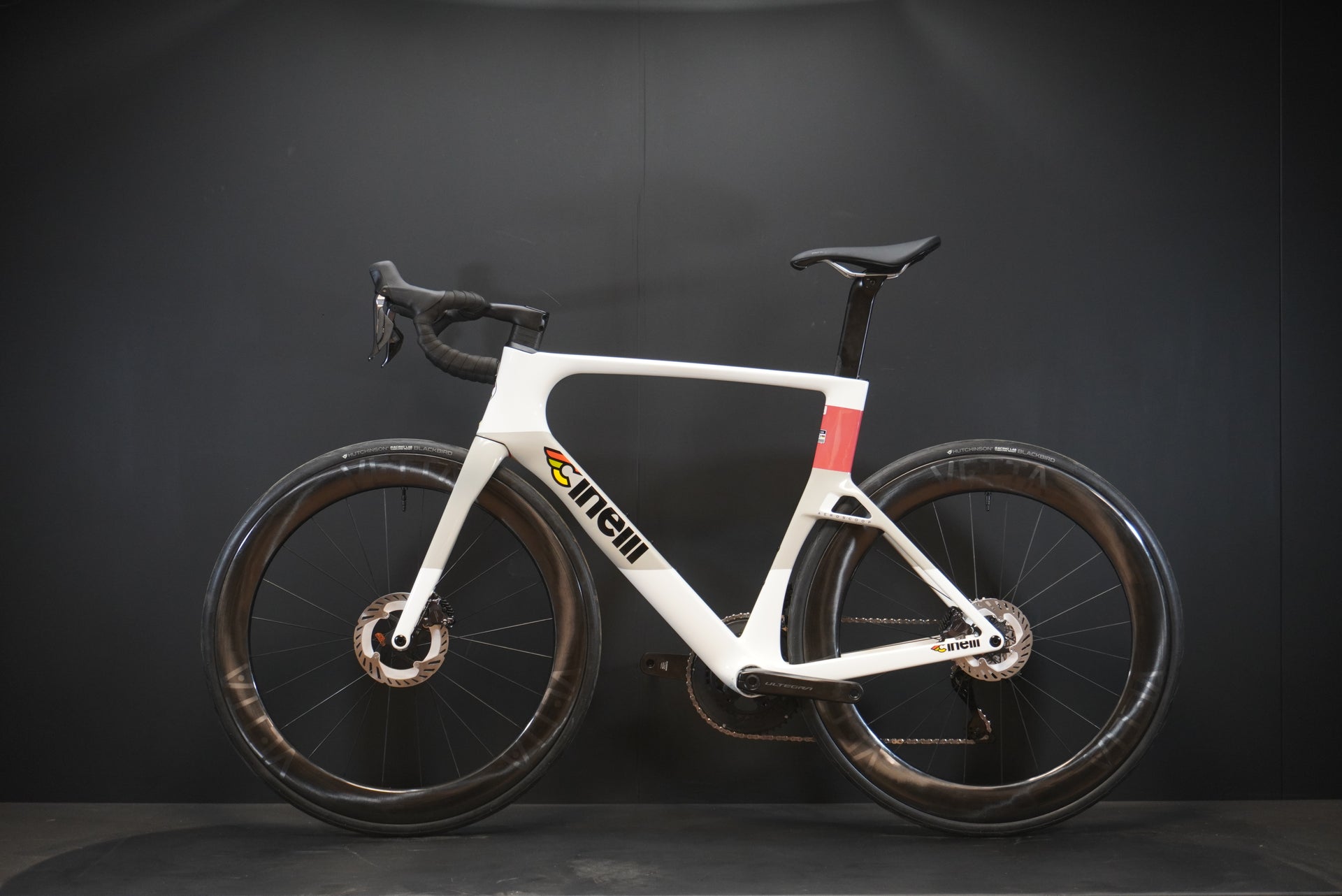 Cinelli Aeroscoop Ultegra Di2 Carbon Disc Road Bike 2026 - Large