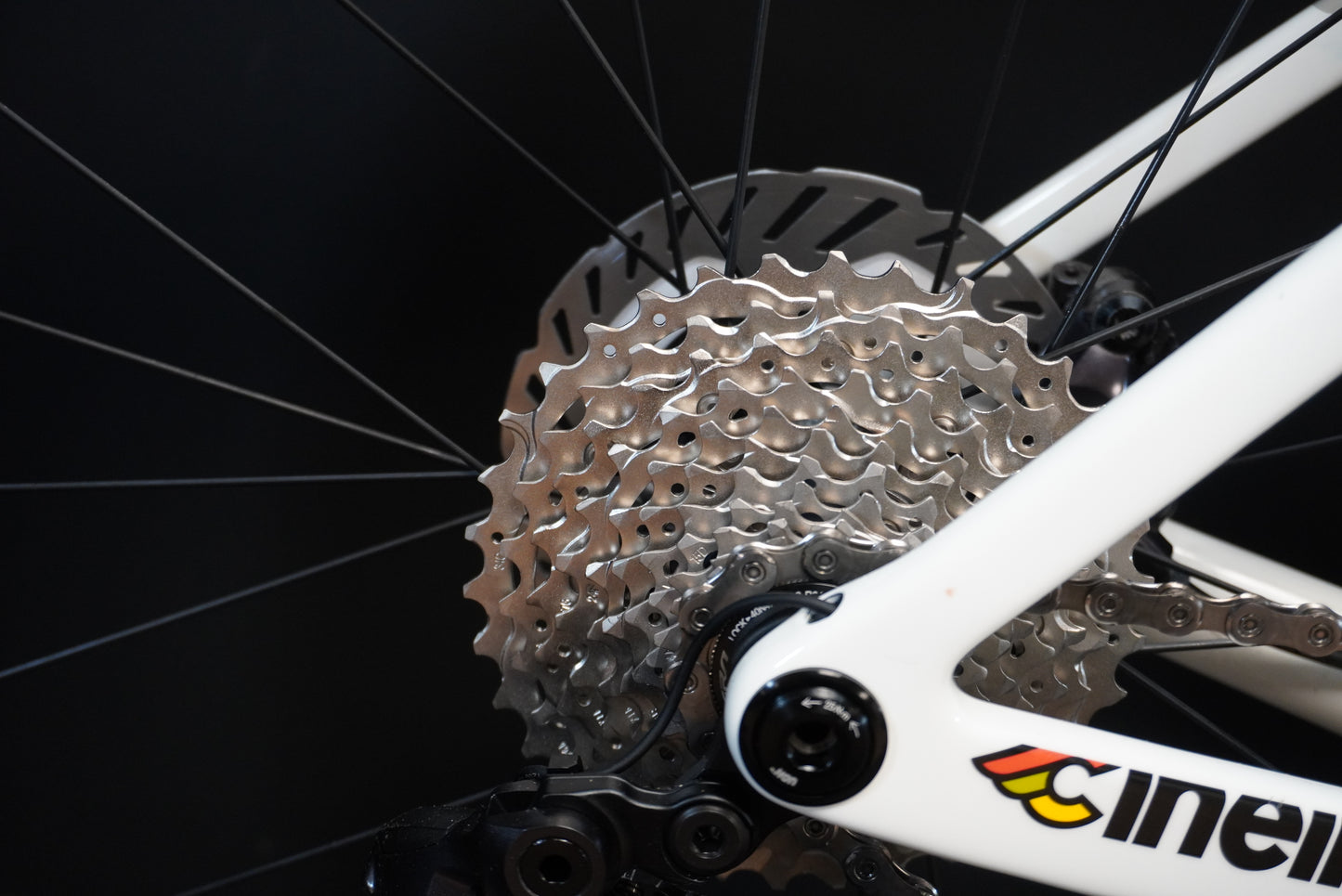 Cinelli Aeroscoop Ultegra Di2 Carbon Disc Road Bike 2026 - Large