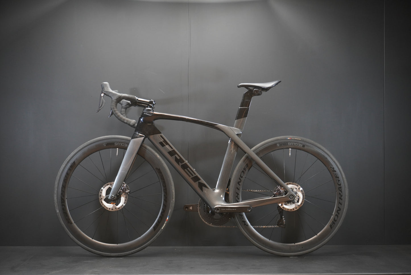 Trek Madone SL6 Ultegra Di2 Carbon Disc Road Bike 2021 - 54cm