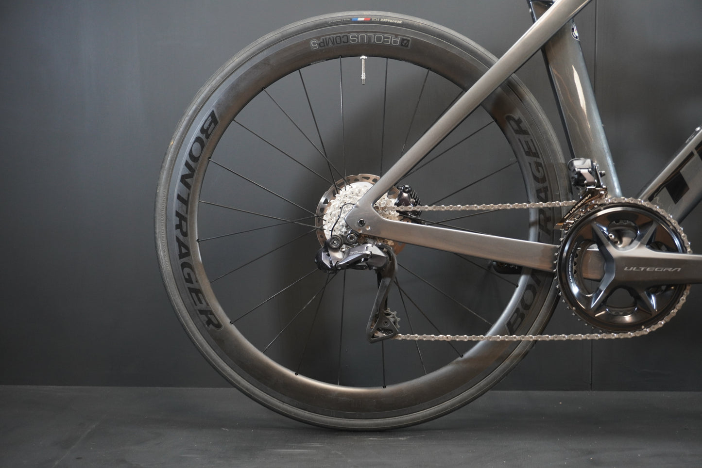 Trek Madone SL6 Ultegra Di2 Carbon Disc Road Bike 2021 - 54cm