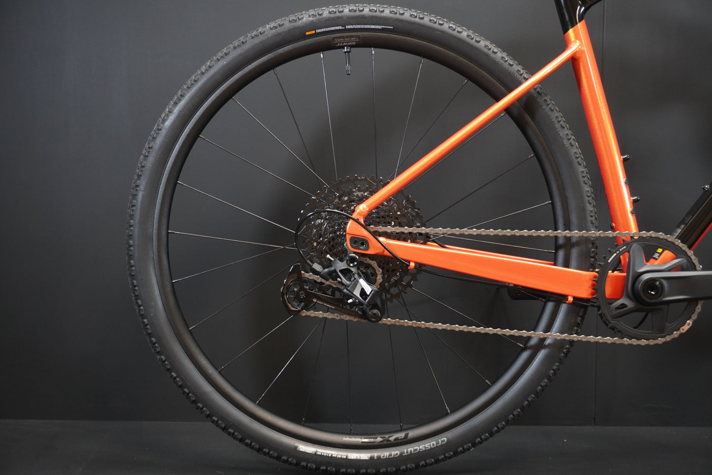 Giant Revolt X1 Apex Disc Gravel Bike 2025 - M/L