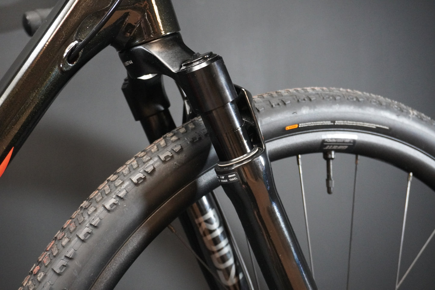 Giant Revolt X1 Apex Disc Gravel Bike 2025 - M/L