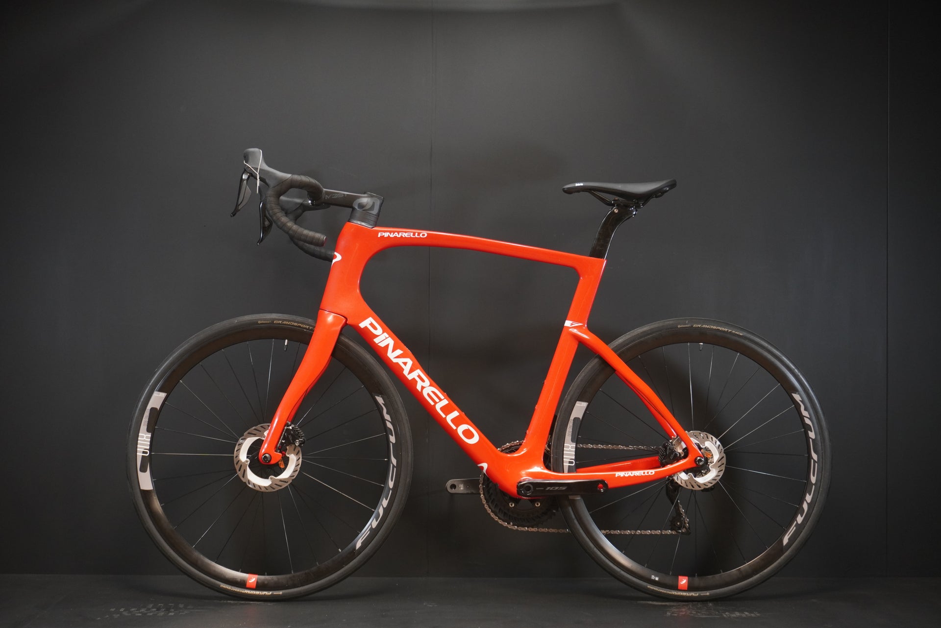 Pinarello F5 105 Di2 Carbon Disc Road Bike 2024 - 59.5cm