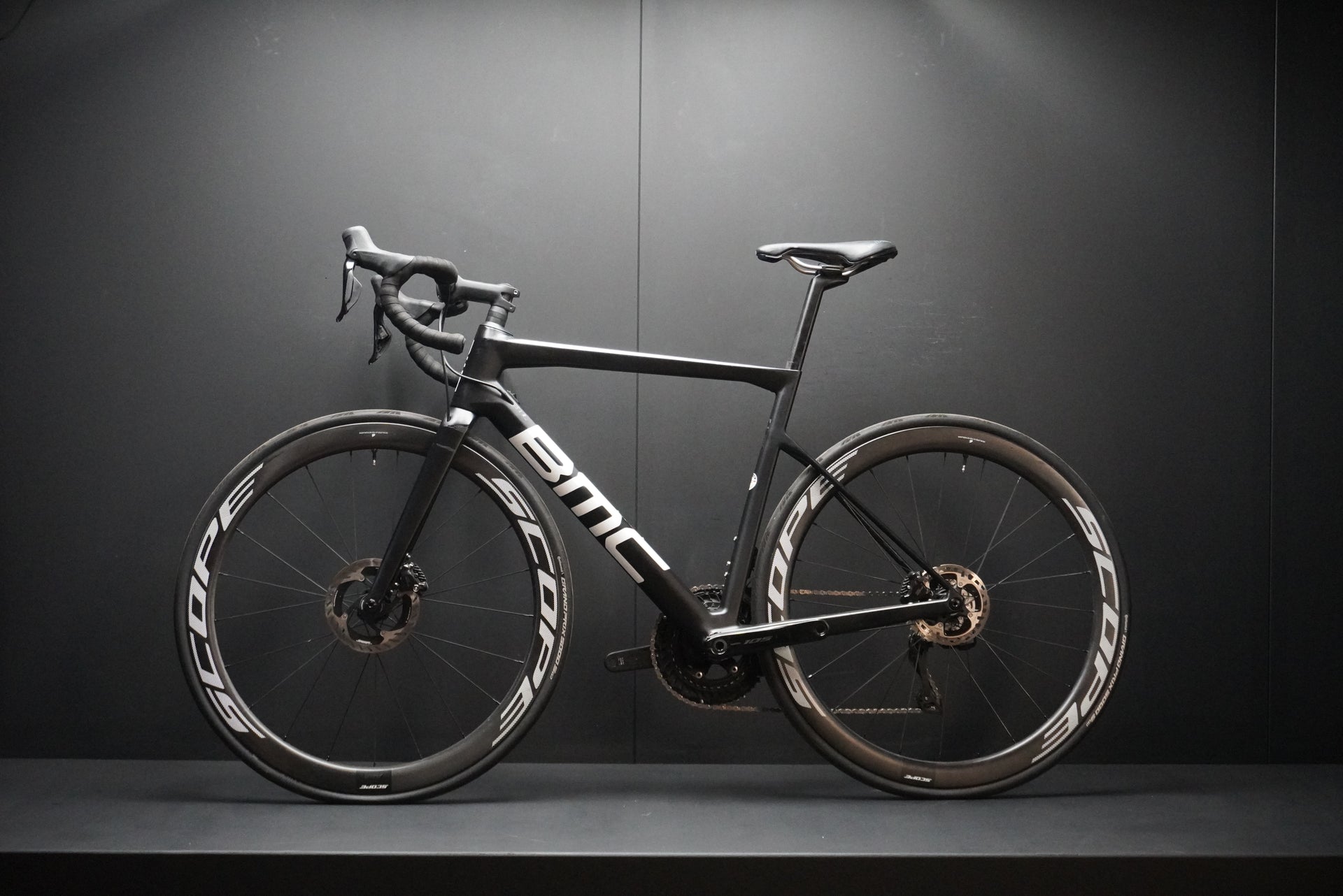 BMC Teammachine SLR Seven 105 Di2 Carbon Disc Road Bike 2023 - 54cm - £1.5K+ of Upgrades