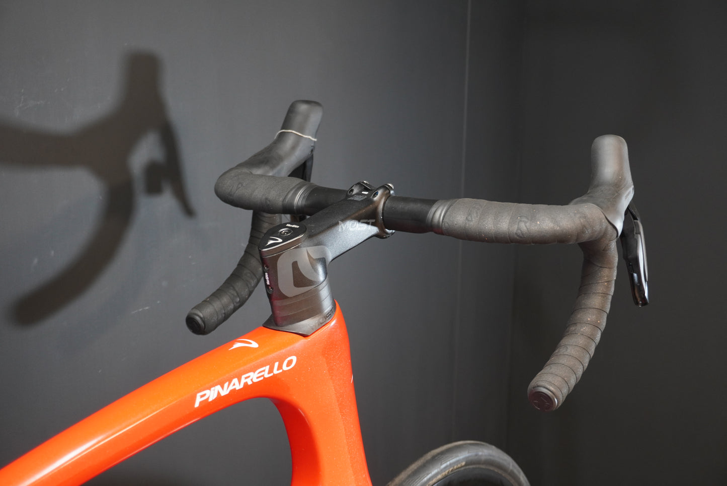 Pinarello F5 105 Di2 Carbon Disc Road Bike 2024 - 59.5cm