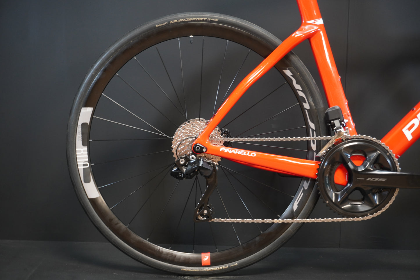 Pinarello F5 105 Di2 Carbon Disc Road Bike 2024 - 59.5cm