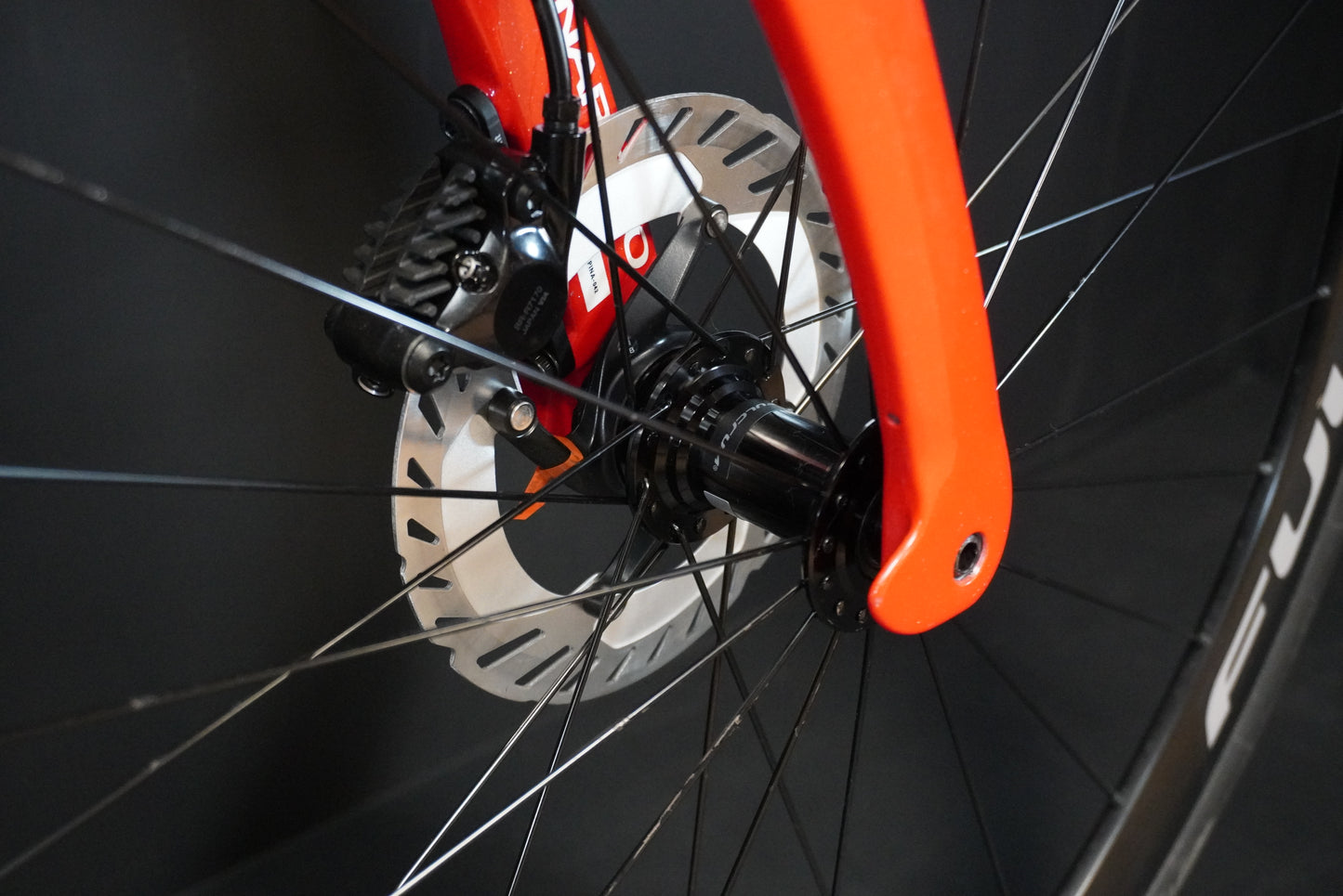 Pinarello F5 105 Di2 Carbon Disc Road Bike 2024 - 59.5cm
