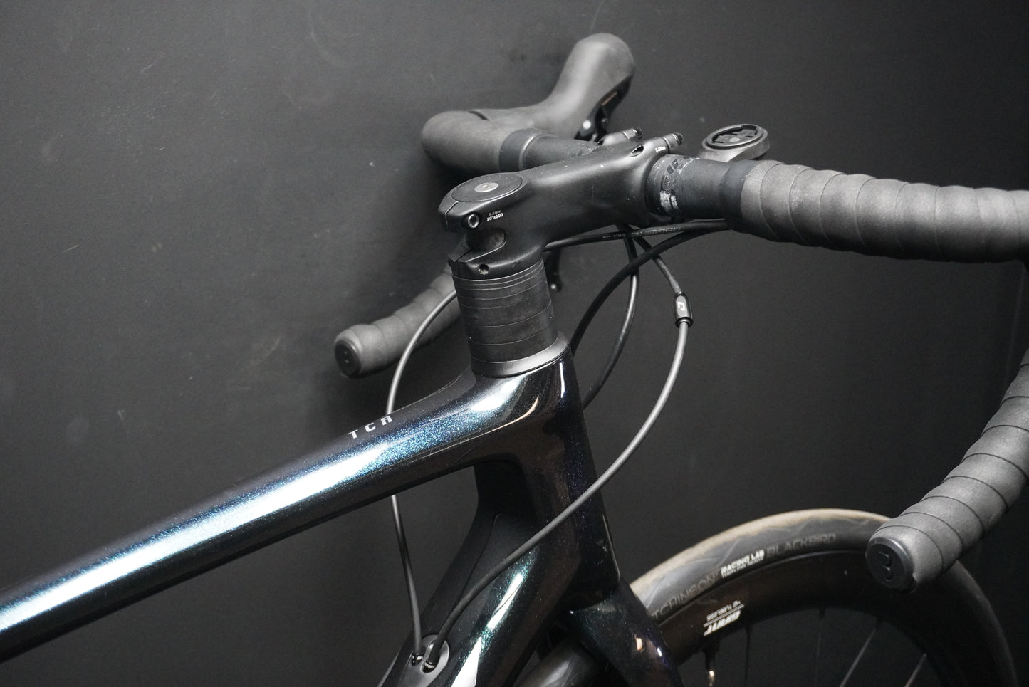Giant TCR Advanced Pro 2 105 Carbon Disc Road Bike 2023 - Medium