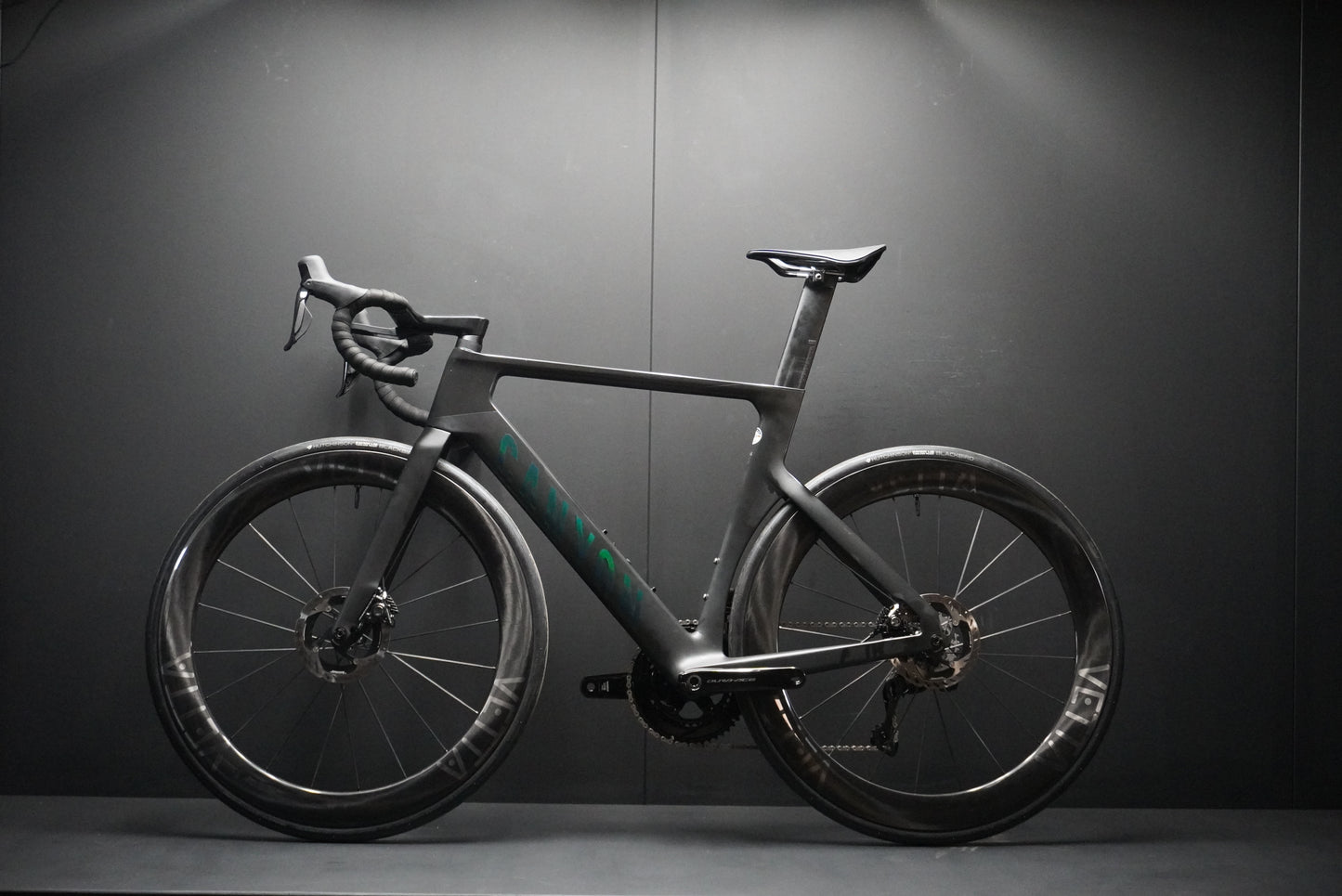 Canyon Aeroad CFR Dura-Ace Di2 Carbon Disc Road Bike 2024 - Medium