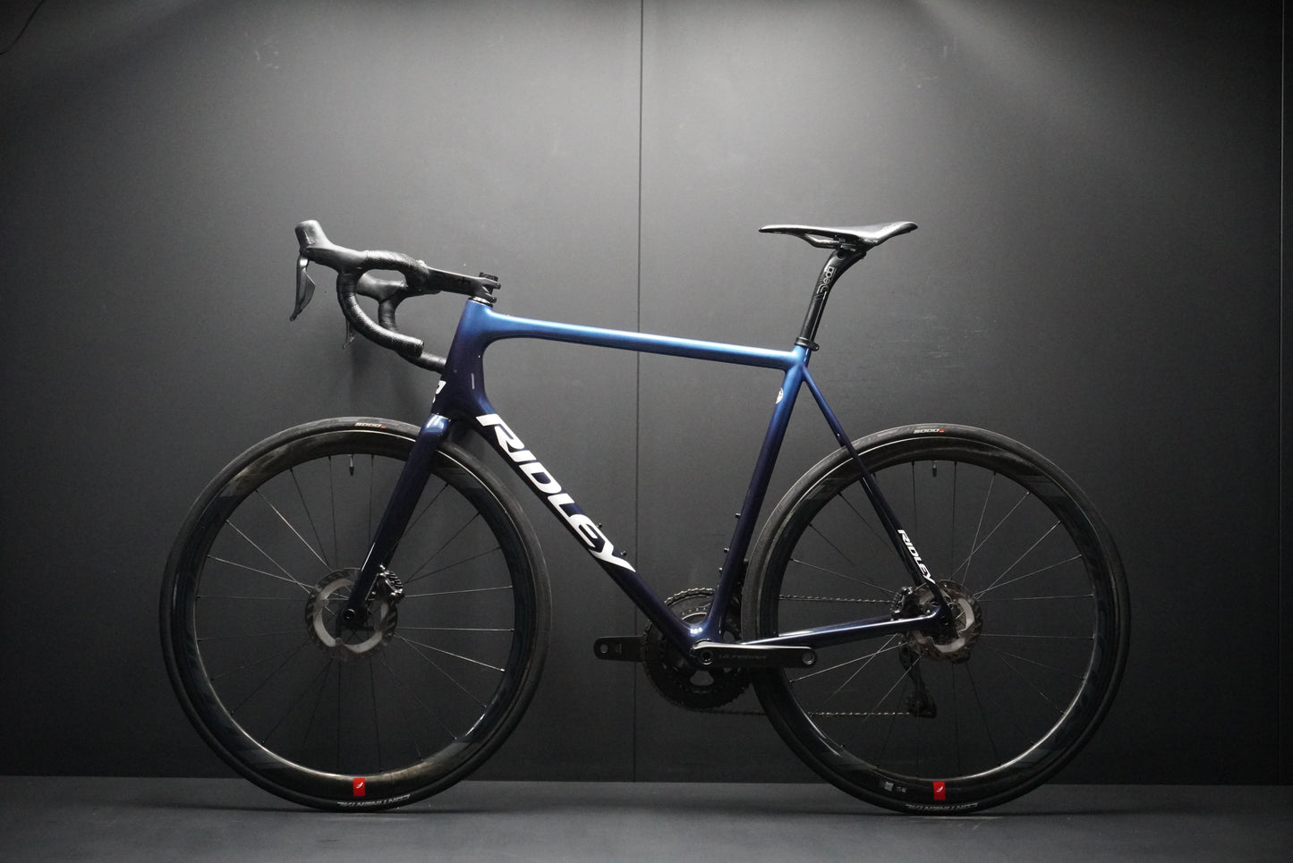 Ridley Helium SLX Di2 Carbon Disc Road Bike 2023 - Large