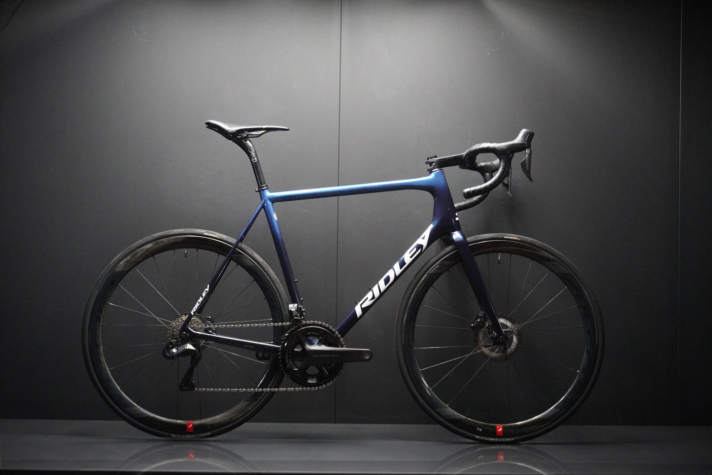 Ridley Helium SLX Di2 Carbon Disc Road Bike 2023 - Large