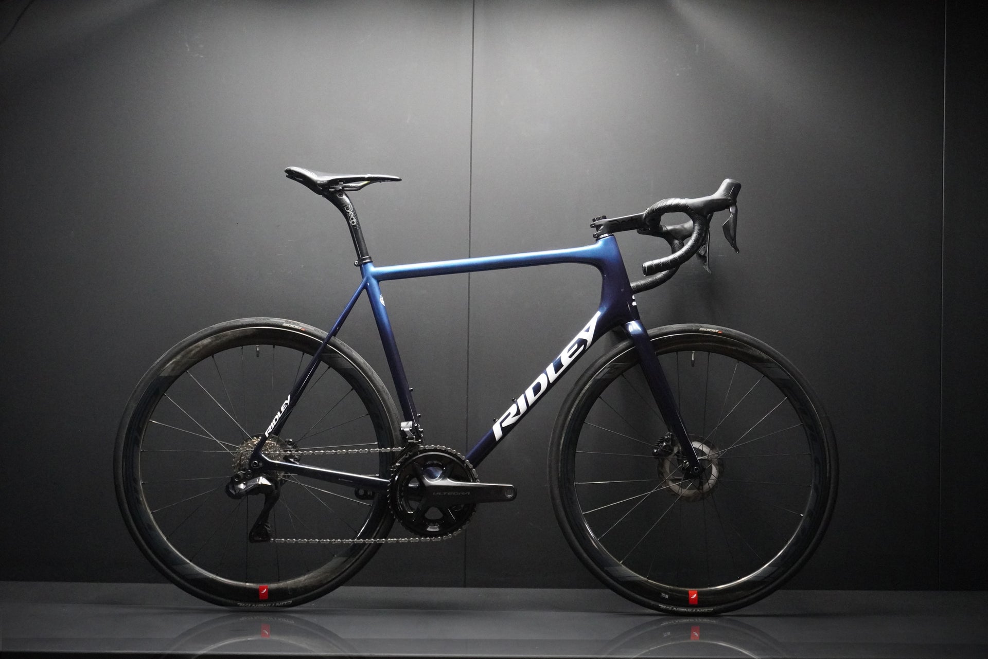 Ridley Helium SLX Di2 Carbon Disc Road Bike 2023 - Large