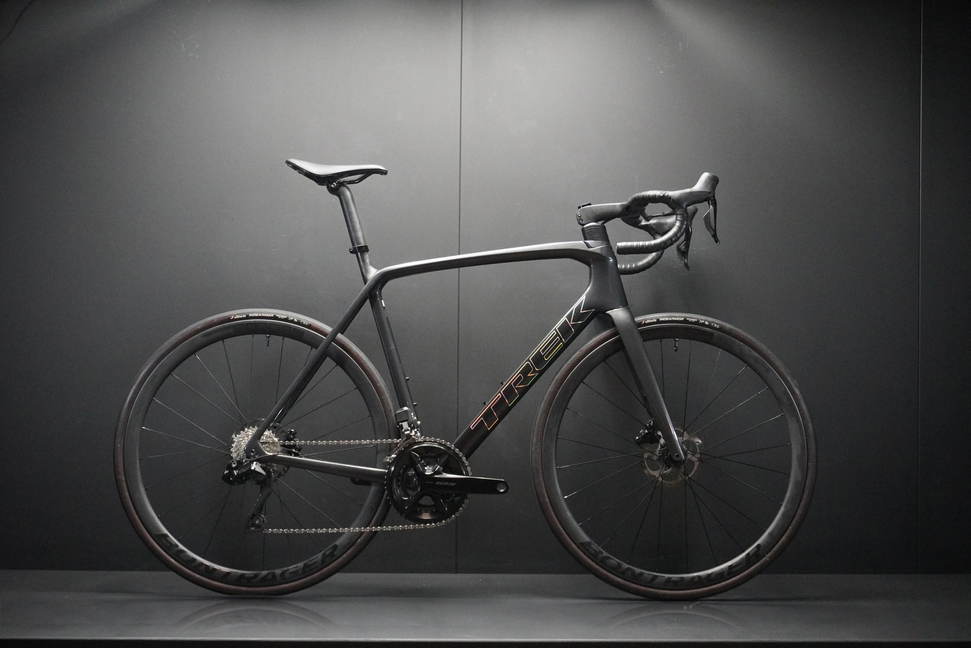 Trek Emonda SL6 Pro 105 Di2 Carbon Disc Road Bike 2023 - 58cm