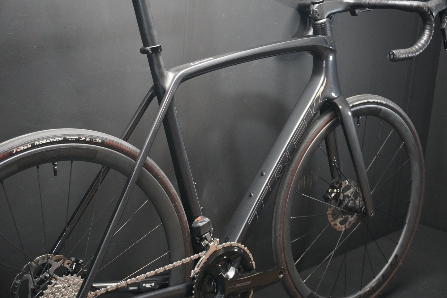 Trek Emonda SL6 Pro 105 Di2 Carbon Disc Road Bike 2023 - 58cm