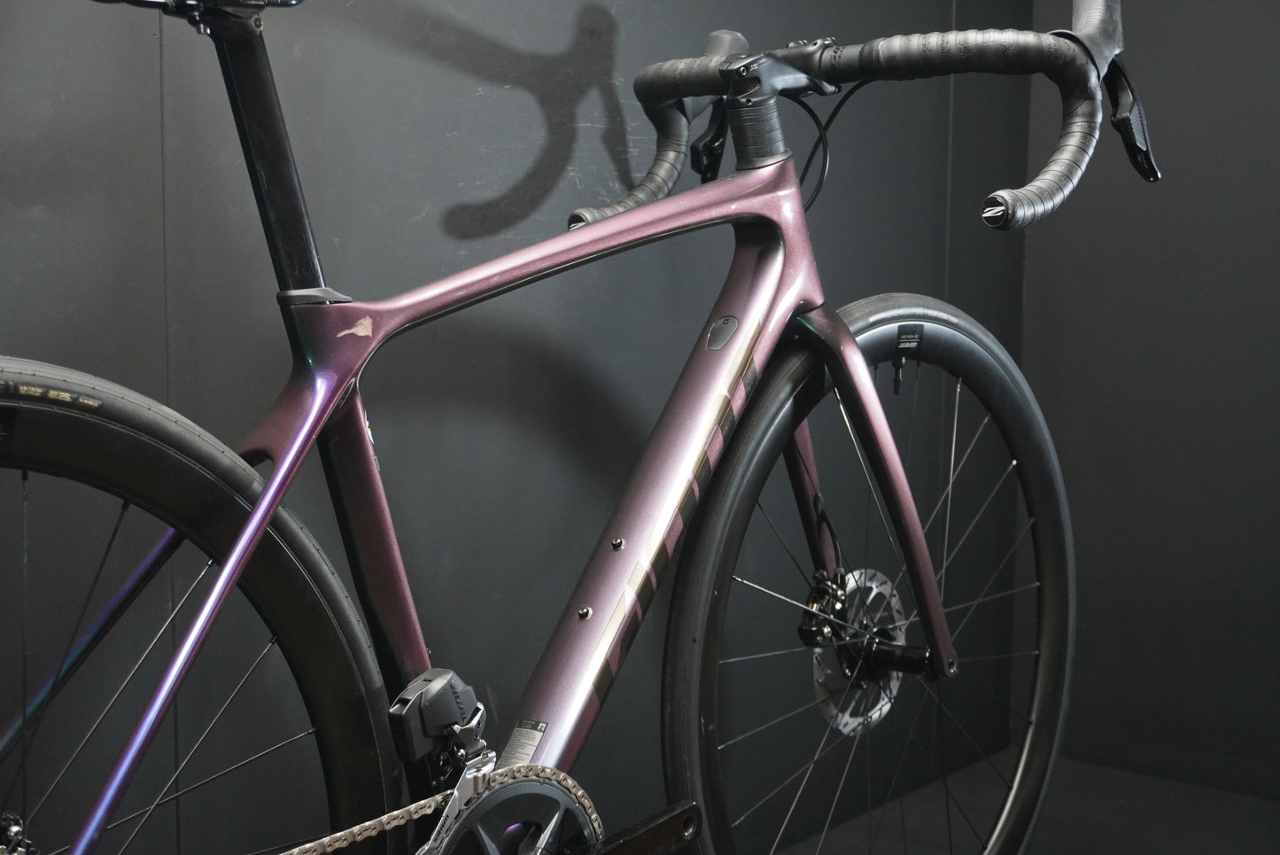 Giant TCR Advanced Pro 1 Rival AXS Carbon Disc Road Bike 2024 - Small