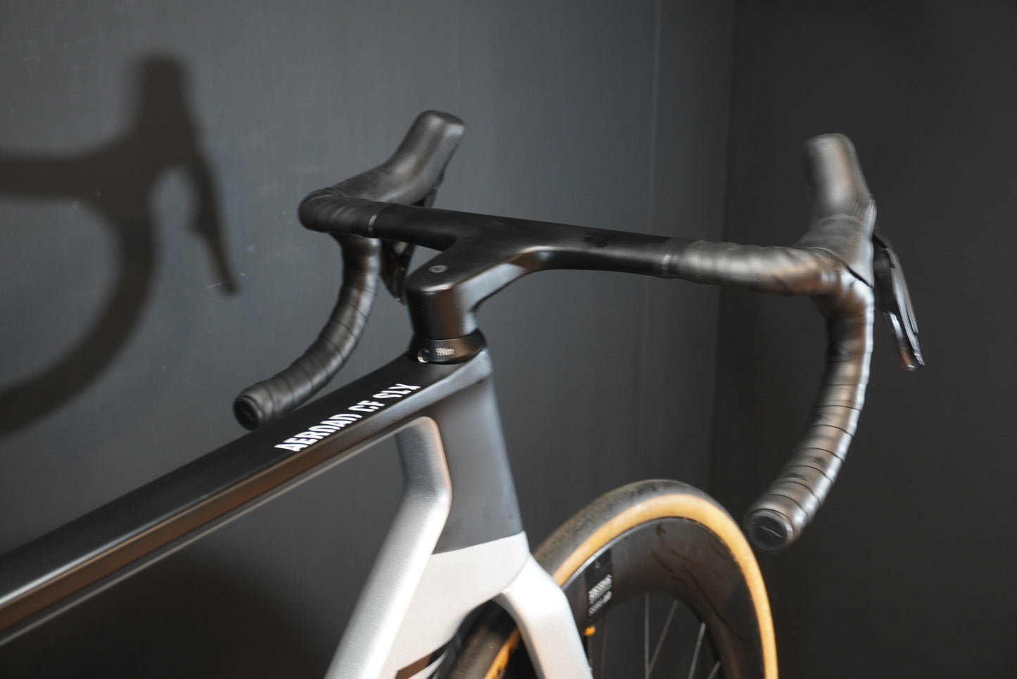 Canyon Aeroad CF SLX 8 Di2 P/M Carbon Disc Road Bike 2024 - Large