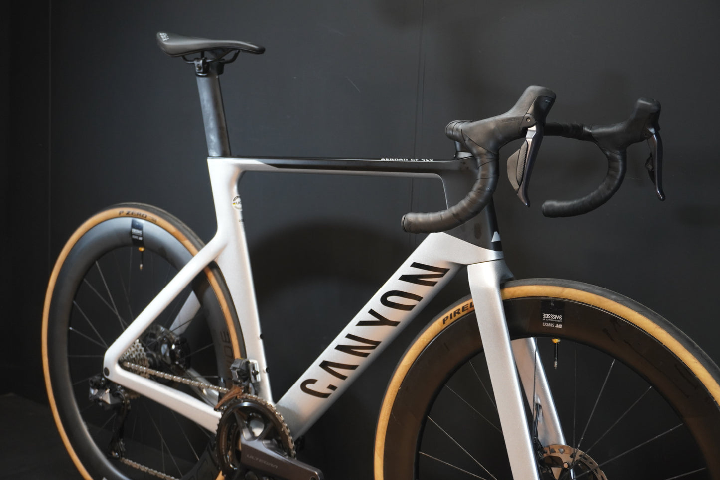 Canyon Aeroad CF SLX 8 Di2 P/M Carbon Disc Road Bike 2024 - Large